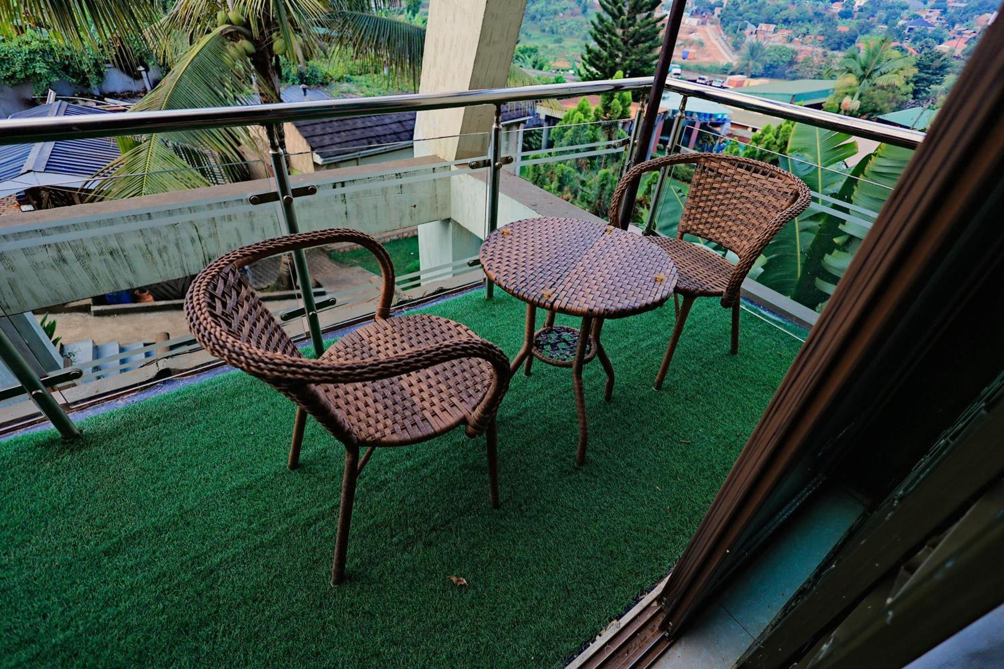 Shine Country Resort Hotel Naziba Bagian luar foto